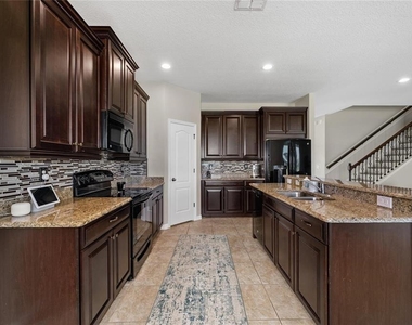 14537 San Lorenzo Drive N - Photo Thumbnail 8