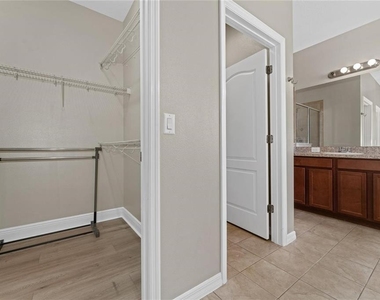 14537 San Lorenzo Drive N - Photo Thumbnail 17