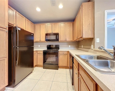 2586 Grand Central Parkway - Photo Thumbnail 13