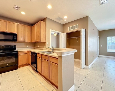 2586 Grand Central Parkway - Photo Thumbnail 11