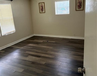 2621 Island Oaks W - Photo Thumbnail 5