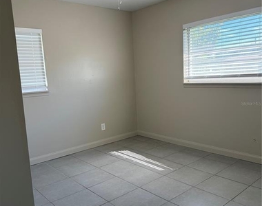 3003 Venice Way - Photo Thumbnail 7