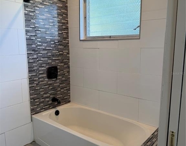 3003 Venice Way - Photo Thumbnail 9