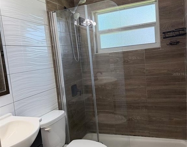 3003 Venice Way - Photo Thumbnail 6