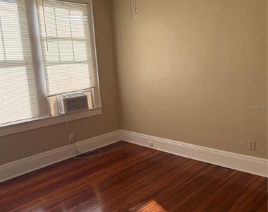 330 W Stanley Street - Photo Thumbnail 3