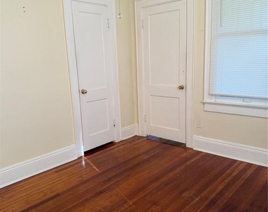 330 W Stanley Street - Photo Thumbnail 7