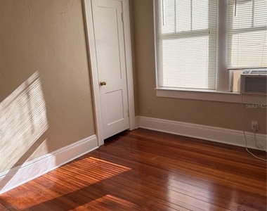 330 W Stanley Street - Photo Thumbnail 4