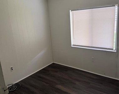 816 Beechwood Avenue - Photo Thumbnail 8