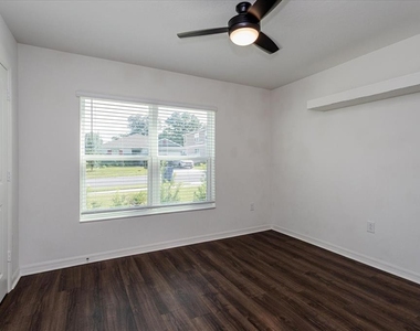 1434 Geranium Drive - Photo Thumbnail 3