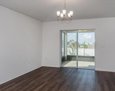 1434 Geranium Drive - Photo Thumbnail 10