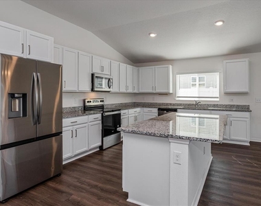 1434 Geranium Drive - Photo Thumbnail 6