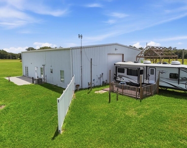11752 Ne Jacksonville Road - Photo Thumbnail 6