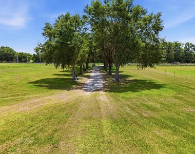 11752 Ne Jacksonville Road - Photo Thumbnail 2