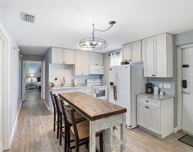 11752 Ne Jacksonville Road - Photo Thumbnail 8