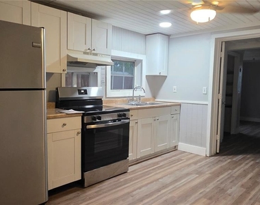 8003 Hillman Avenue - Photo Thumbnail 7