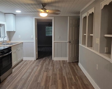 8003 Hillman Avenue - Photo Thumbnail 3