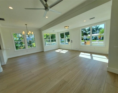760 W Marion Avenue - Photo Thumbnail 7