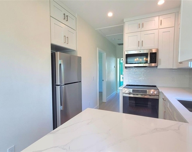 760 W Marion Avenue - Photo Thumbnail 10