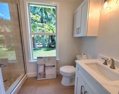 760 W Marion Avenue - Photo Thumbnail 17