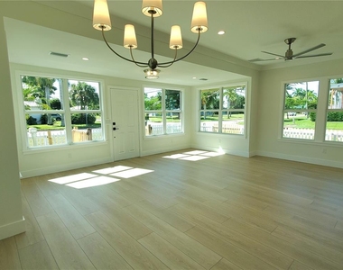 760 W Marion Avenue - Photo Thumbnail 6