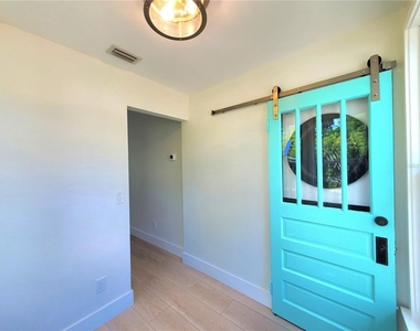 760 W Marion Avenue - Photo Thumbnail 15
