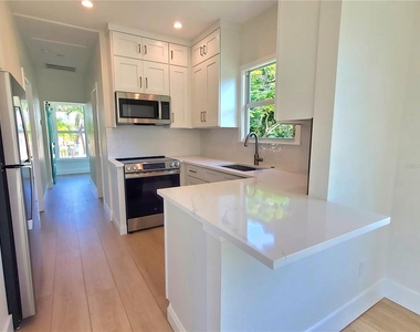 760 W Marion Avenue - Photo Thumbnail 9