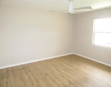 24 Allworthy Street - Photo Thumbnail 5