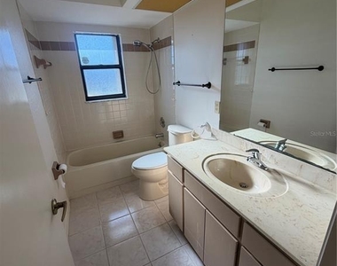 1612 Blue Lake Circle - Photo Thumbnail 12
