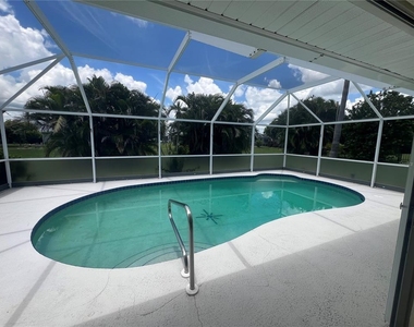 1612 Blue Lake Circle - Photo Thumbnail 1