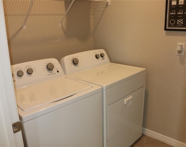 5119 Adega Way - Photo Thumbnail 12