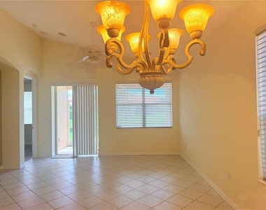 7424 Birds Eye Terrace - Photo Thumbnail 11