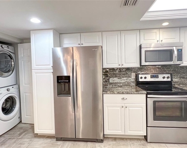 1741 Southwood Street - Photo Thumbnail 5