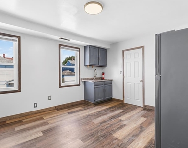1203 Hanover S - Photo Thumbnail 7