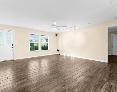 3403 66th Street Court W - Photo Thumbnail 5