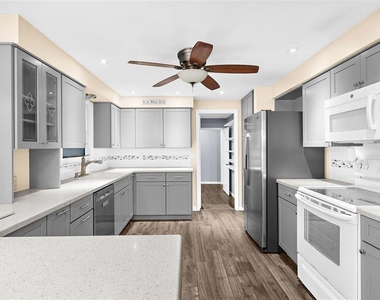 3403 66th Street Court W - Photo Thumbnail 7