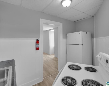 149 W Ridge Street W - Photo Thumbnail 2