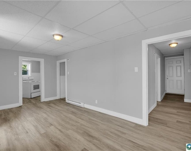 149 W Ridge Street W - Photo Thumbnail 5