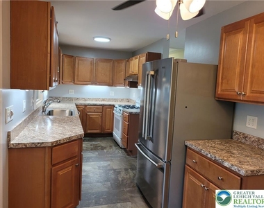 932 Kossuth Street - Photo Thumbnail 17