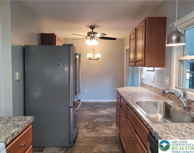 932 Kossuth Street - Photo Thumbnail 16