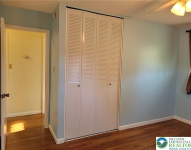 932 Kossuth Street - Photo Thumbnail 9