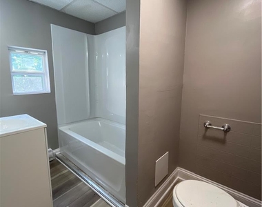 1012 Evans Street - Photo Thumbnail 7