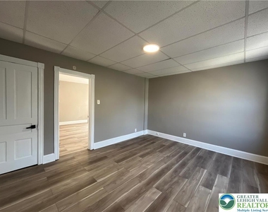 1012 Evans Street - Photo Thumbnail 6