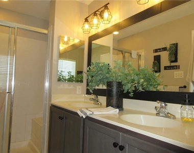 3555 Penfield Way - Photo Thumbnail 11