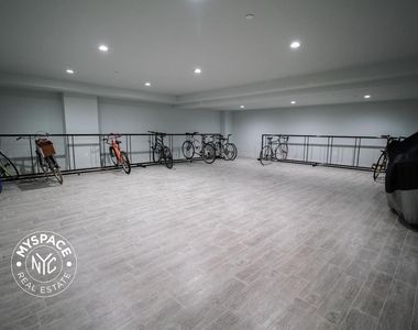 31 Brooklyn Avenue - Photo Thumbnail 10