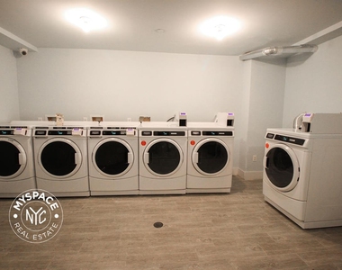 31 Brooklyn Avenue - Photo Thumbnail 8