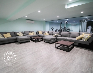 31 Brooklyn Avenue - Photo Thumbnail 9
