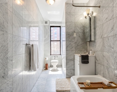 3111 Broadway - Photo Thumbnail 3