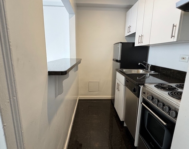 West 73rd Street - Photo Thumbnail 3