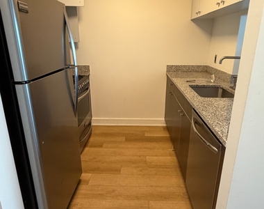 43-10 Crescent Street - Photo Thumbnail 8