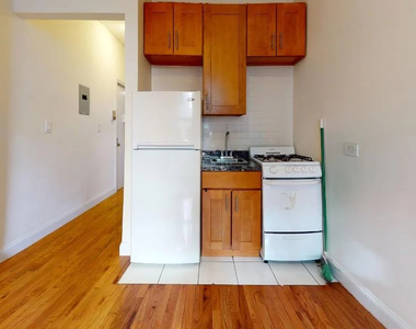 228 East 36th Street - Photo Thumbnail 2
